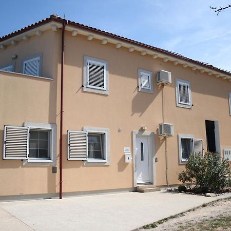 Apartments Pegla Nerezine Exterior photo