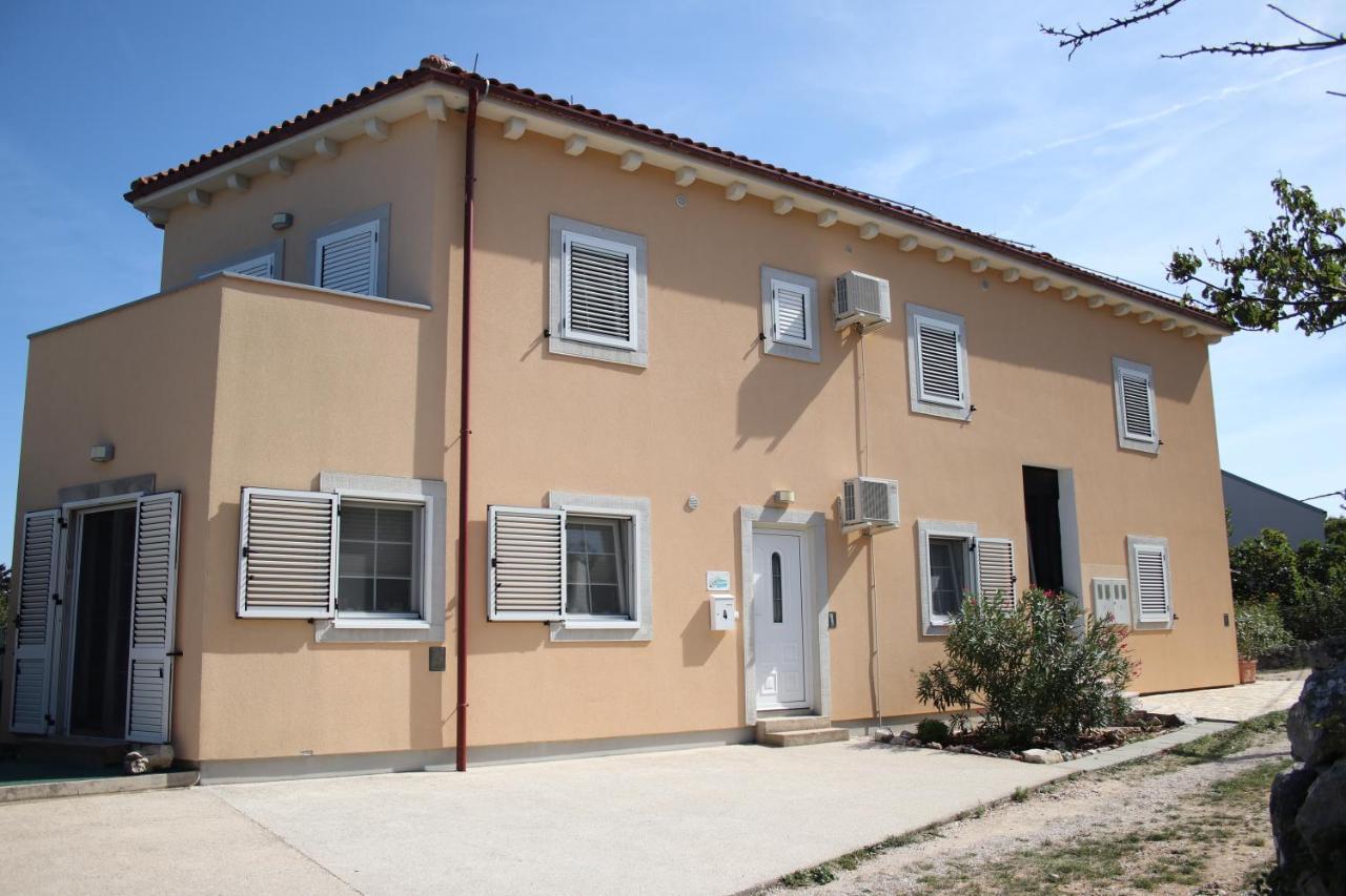 Apartments Pegla Nerezine Exterior photo