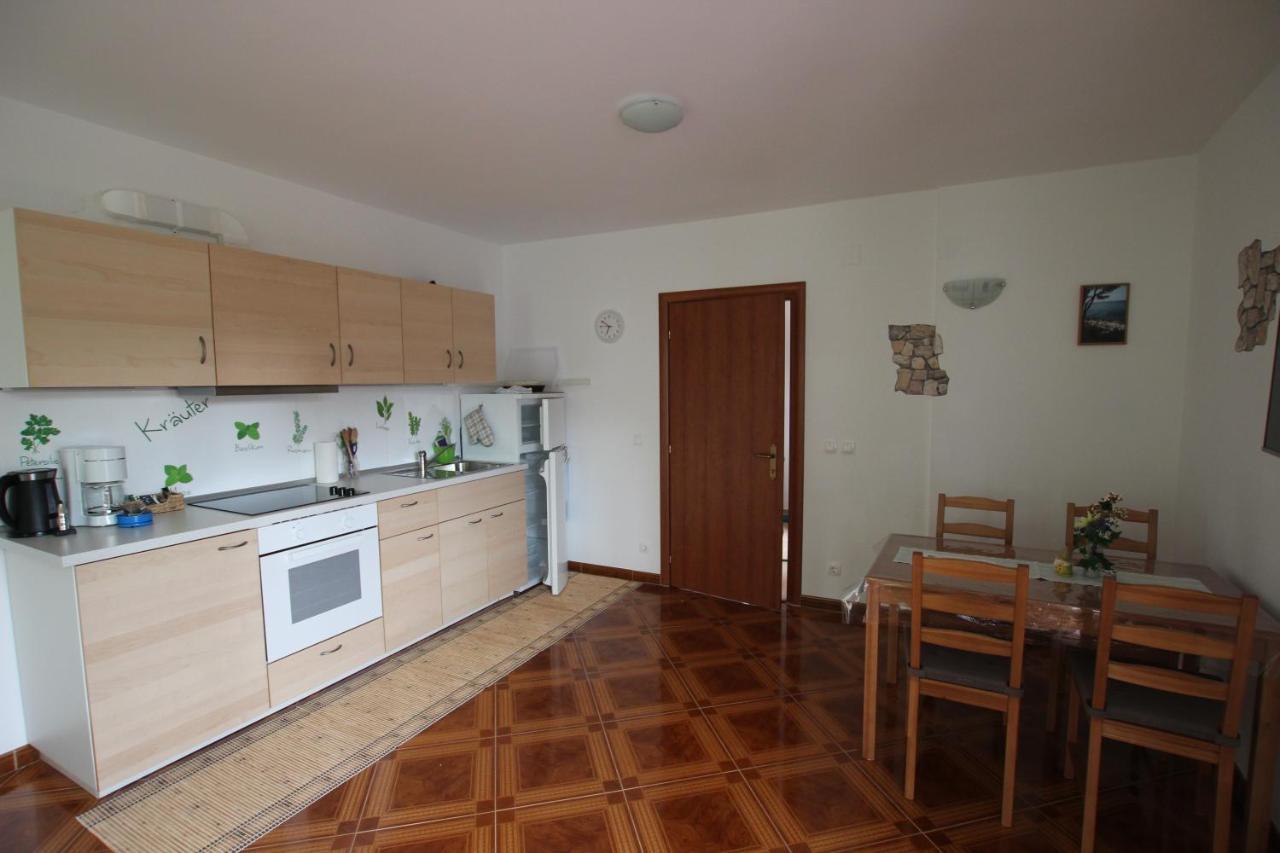 Apartments Pegla Nerezine Exterior photo