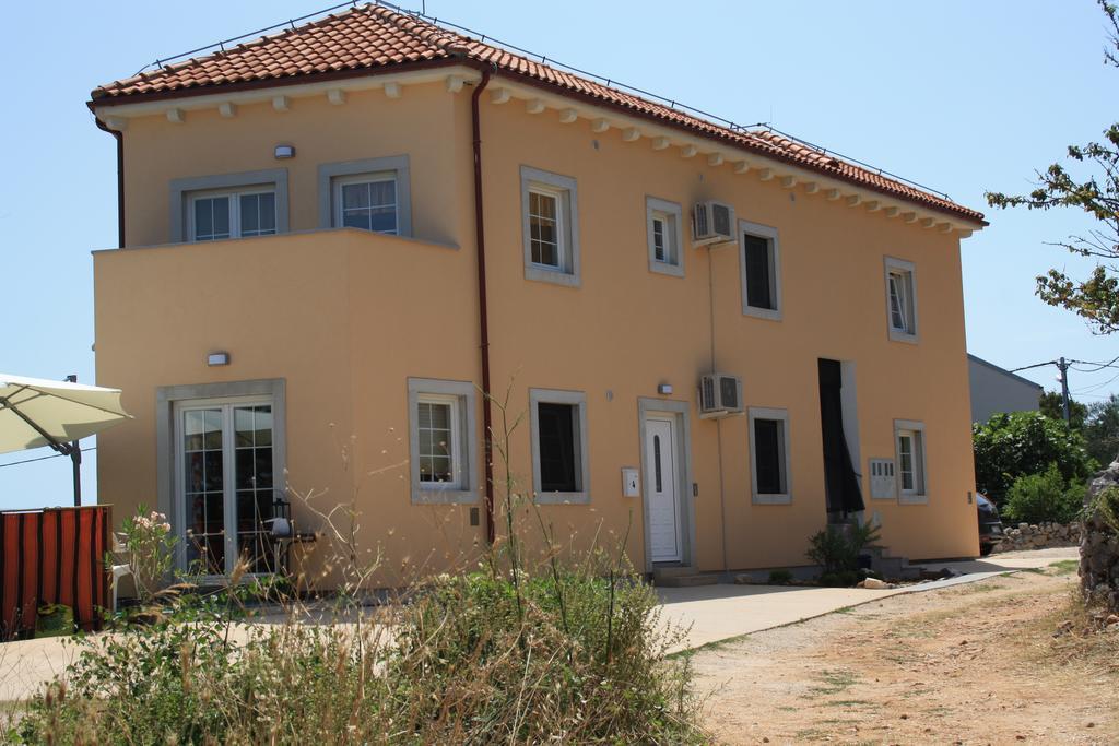 Apartments Pegla Nerezine Exterior photo